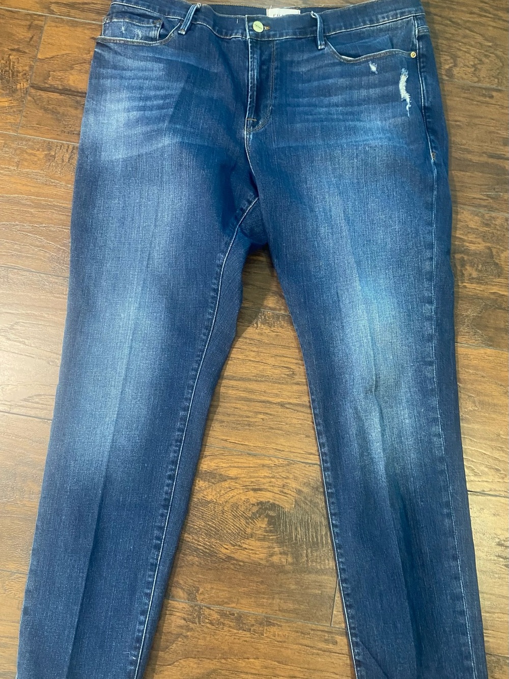 Frame Denim Straight Leg Jeans in Indigo Blue